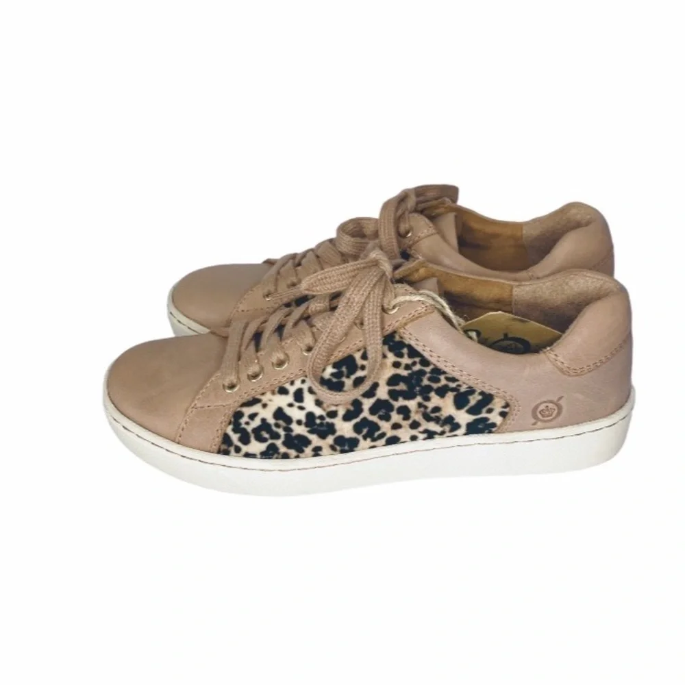 Born Women's Sur Leather Lace Up Sneakers Pink Tan Animal Print New Size 6.5
